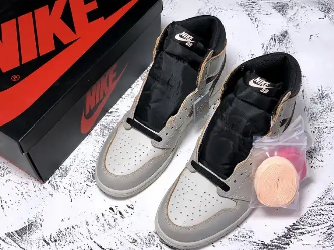 Bone 1 Air SB x Light Nike CD6578-006 Jordan High OG 0518